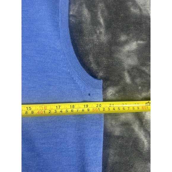 Brooks Brothers Sweater Vest Mens MEDIUM Merino Wool  346 V Neck Pullover FLAW - Picture 5 of 8